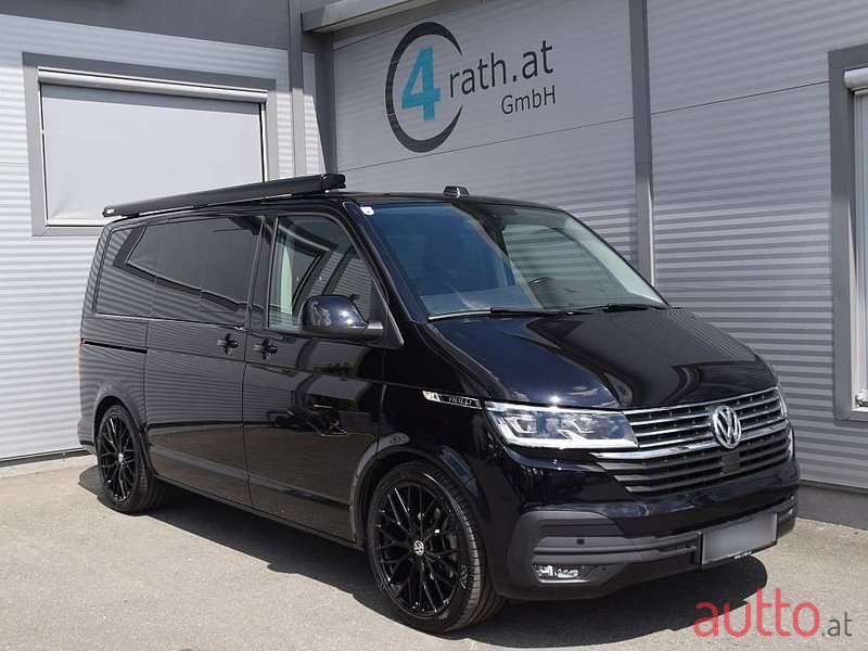 2019' Volkswagen Caravelle photo #1