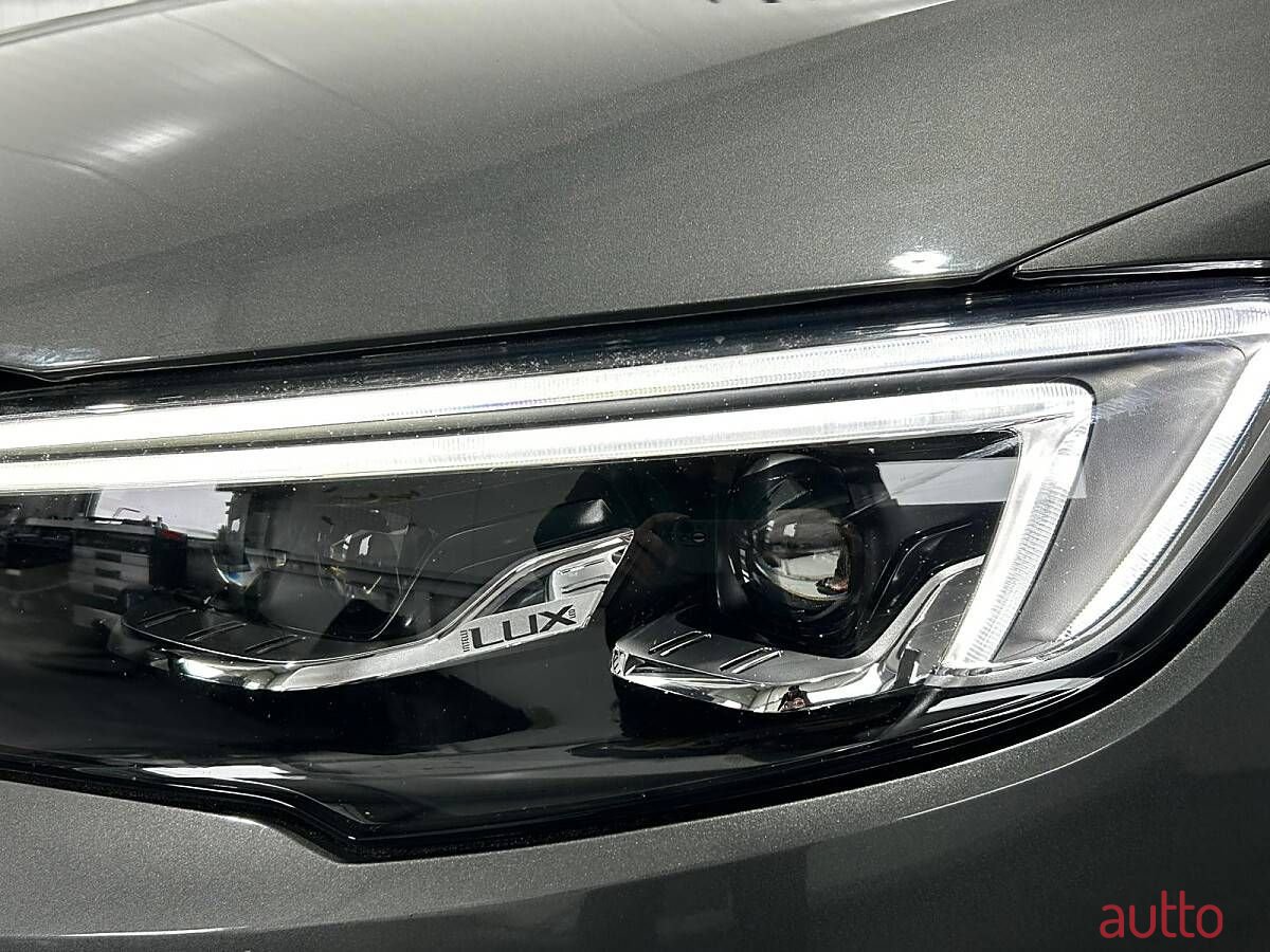 2018' Opel Insignia photo #4