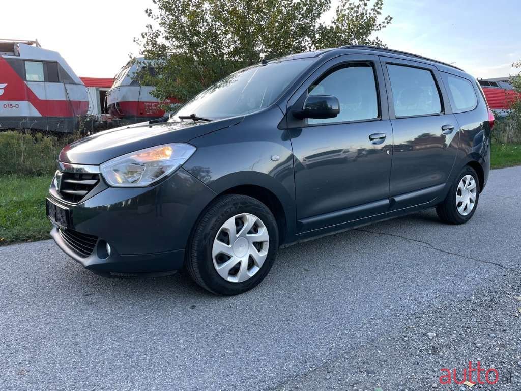 2013' Dacia Lodgy photo #1