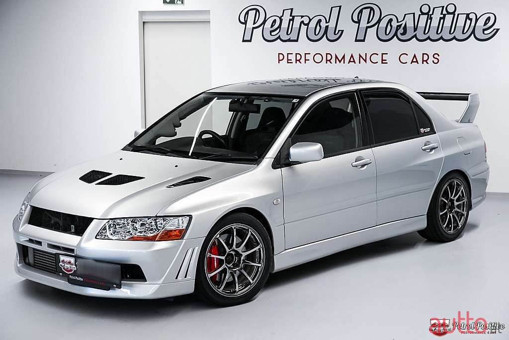 2001' Mitsubishi Lancer photo #2