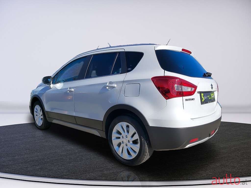 2021' Suzuki SX4 photo #2