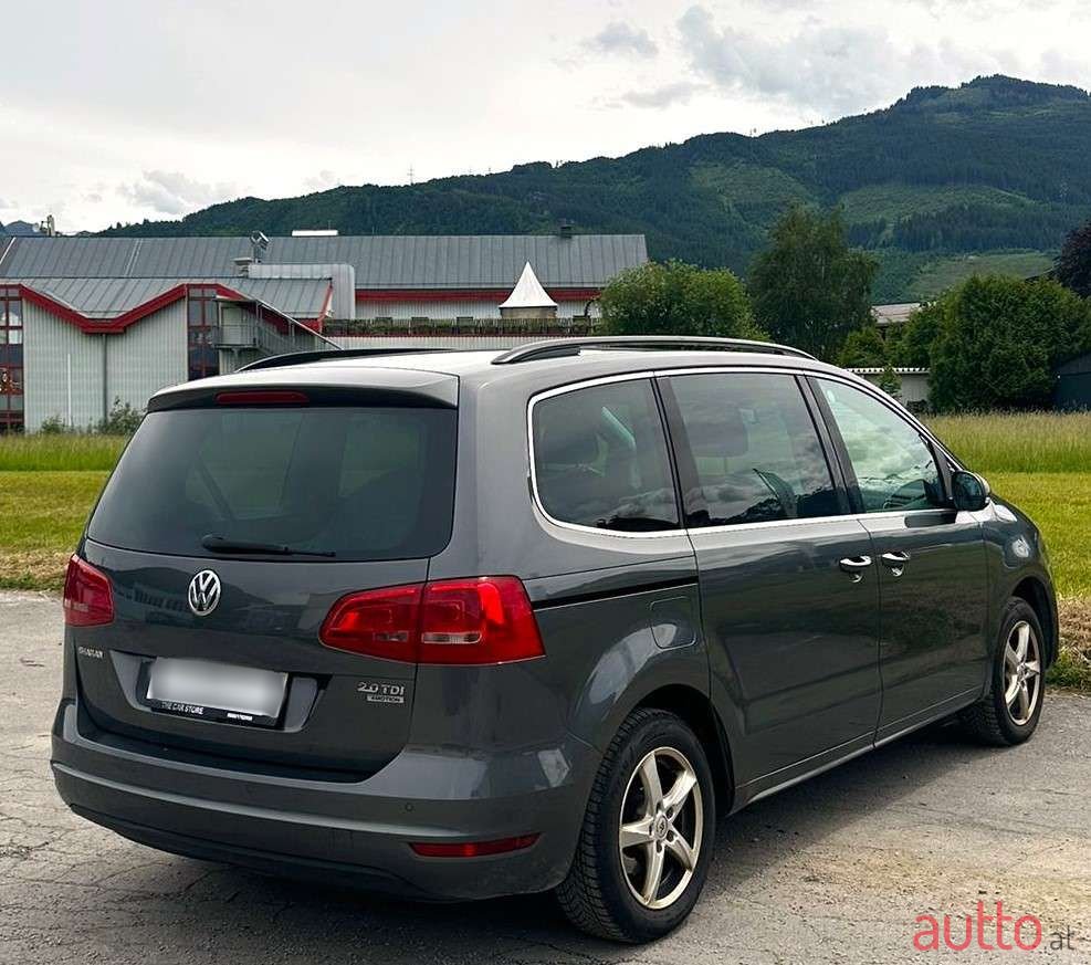2011' Volkswagen Sharan photo #6