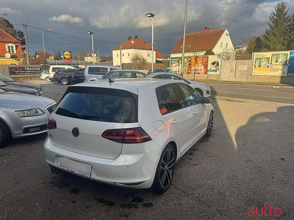 2014' Volkswagen Golf photo #6