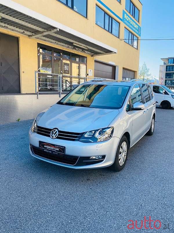 2011' Volkswagen Sharan photo #1