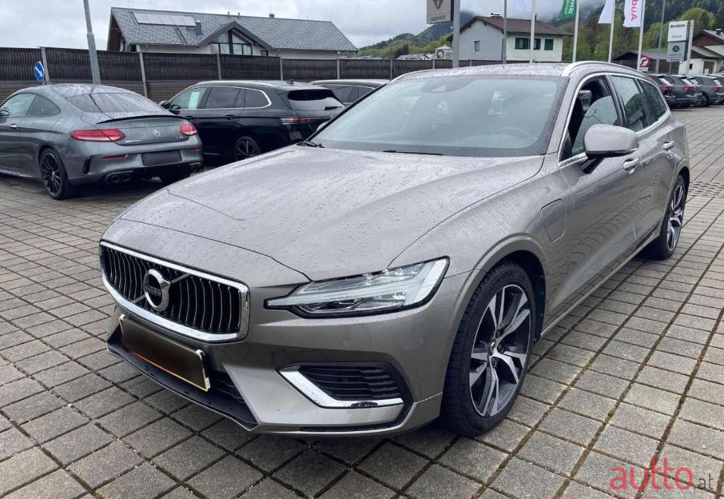 2020' Volvo V60 photo #1