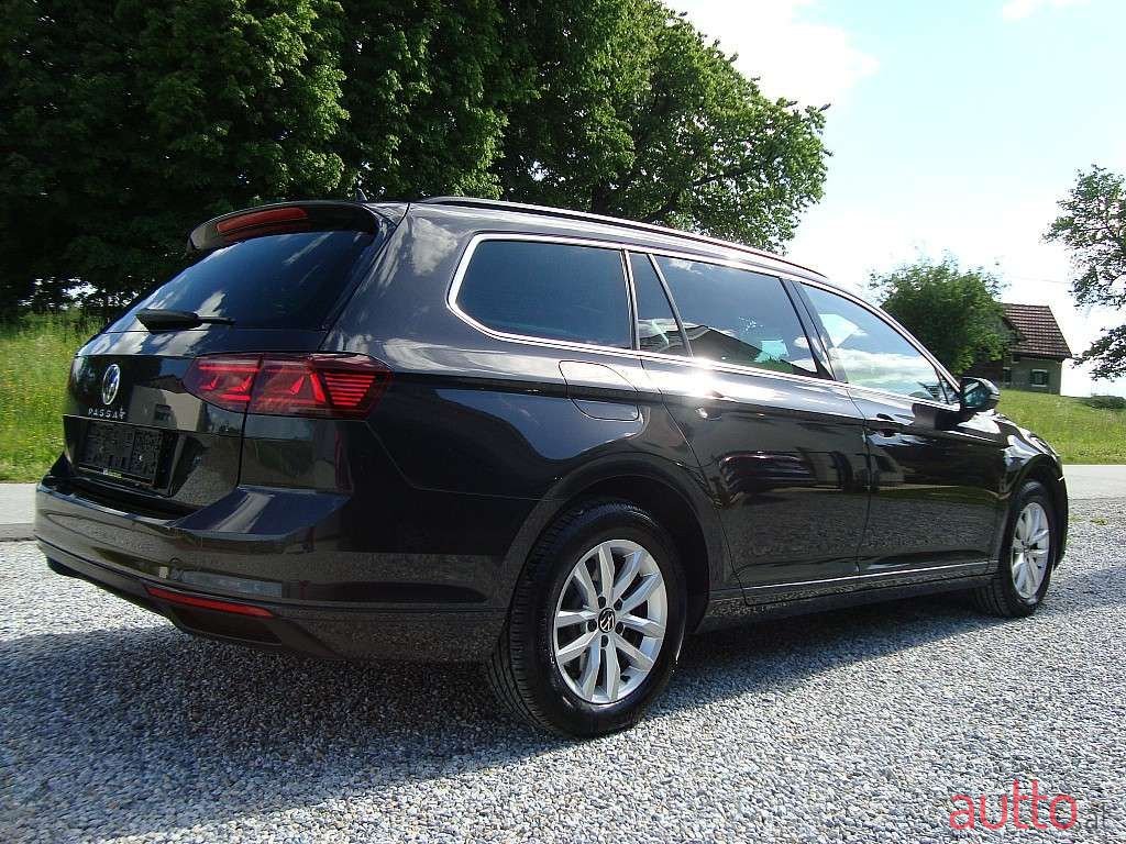 2021' Volkswagen Passat photo #4