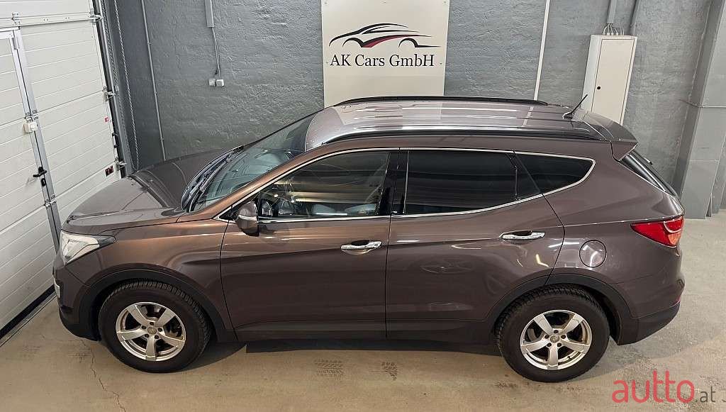 2014' Hyundai Santa Fe photo #6