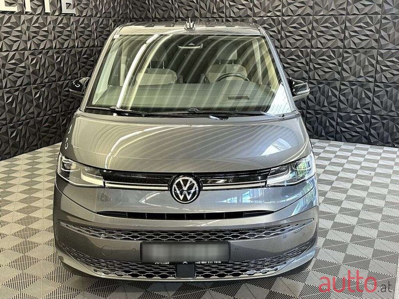 2022' Volkswagen Multivan photo #3