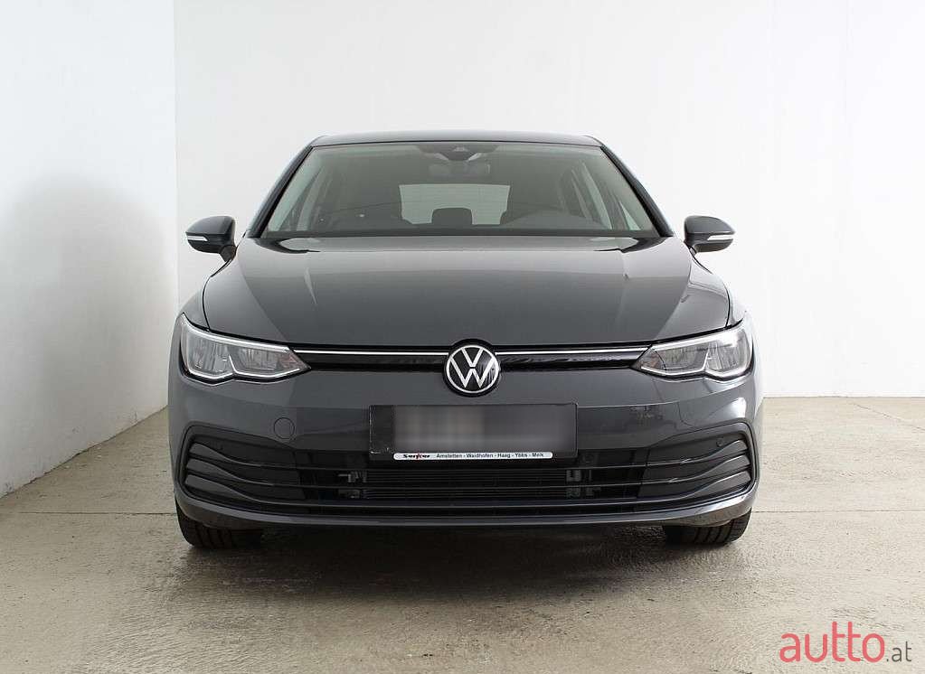 2023' Volkswagen Golf photo #2