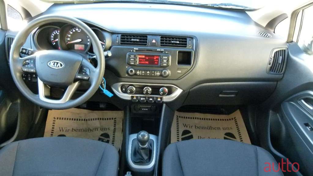 2012' Kia Rio photo #2