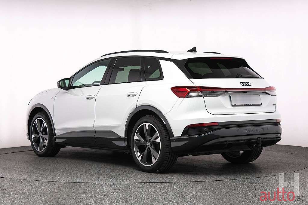 2023' Audi Q4 photo #3