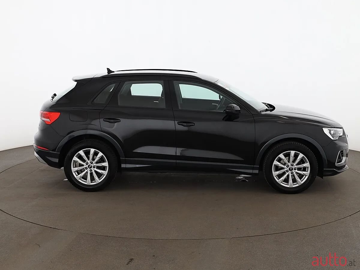 2023' Audi Q3 photo #3