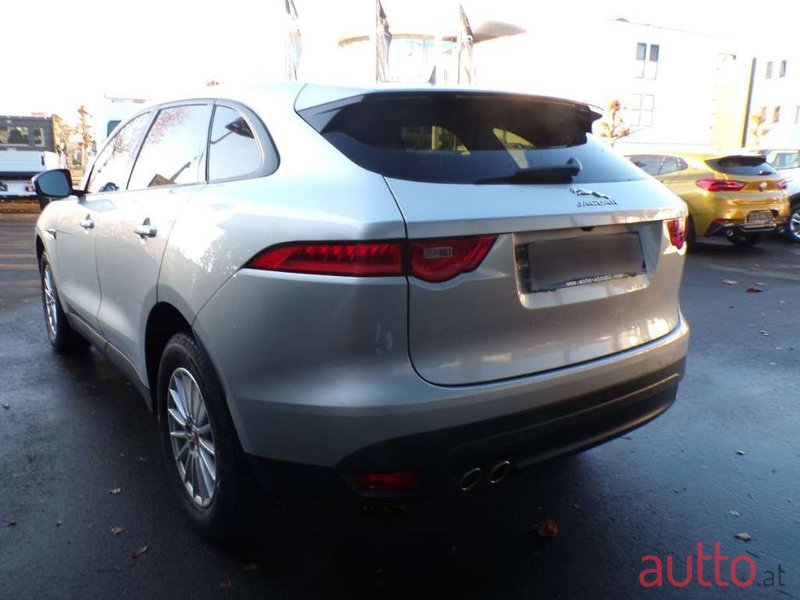 2018' Jaguar F-Pace photo #3