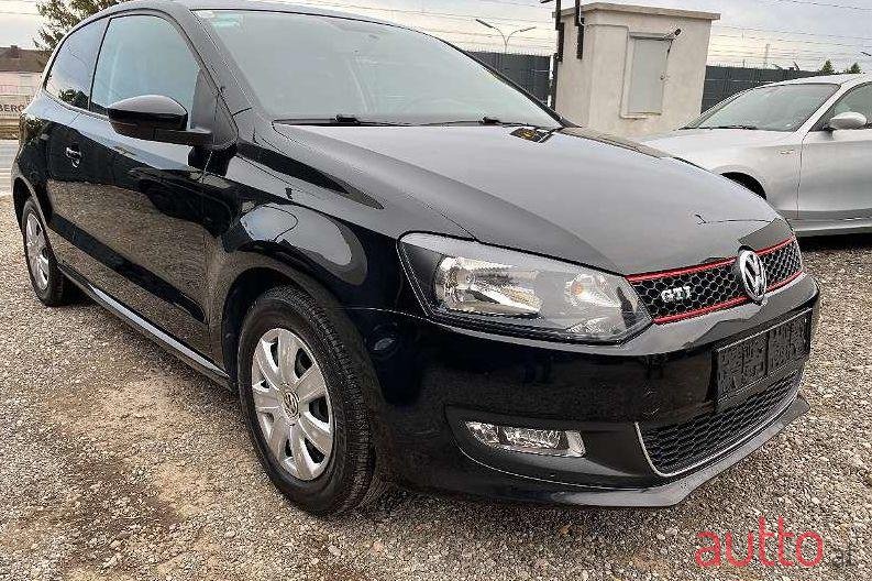 2010' Volkswagen Polo photo #1