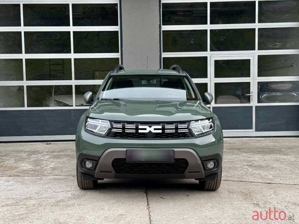 2023' Dacia Duster photo #2