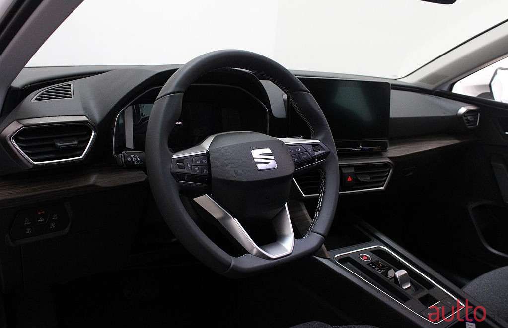 2023' SEAT Leon photo #5