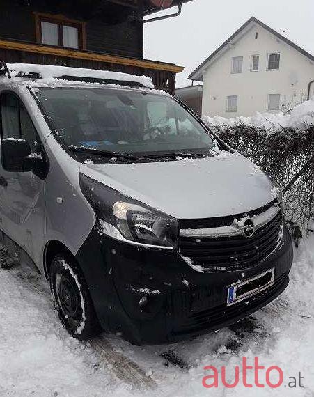 2015' Opel Vivaro photo #2