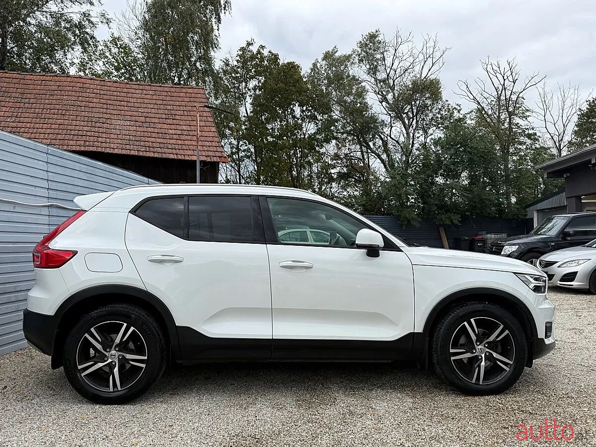 2019' Volvo XC40 photo #6