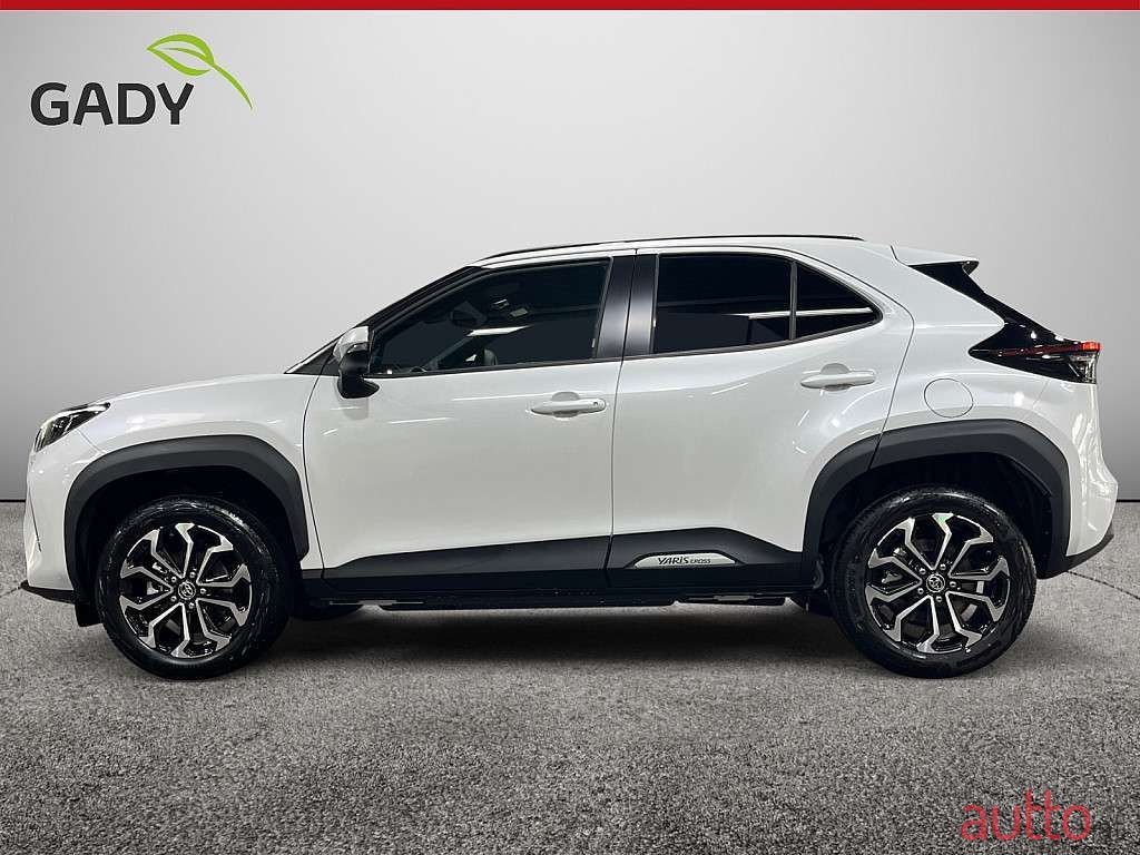 2023' Toyota Yaris Cross photo #2