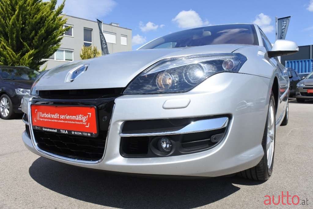 2013' Renault Laguna photo #1