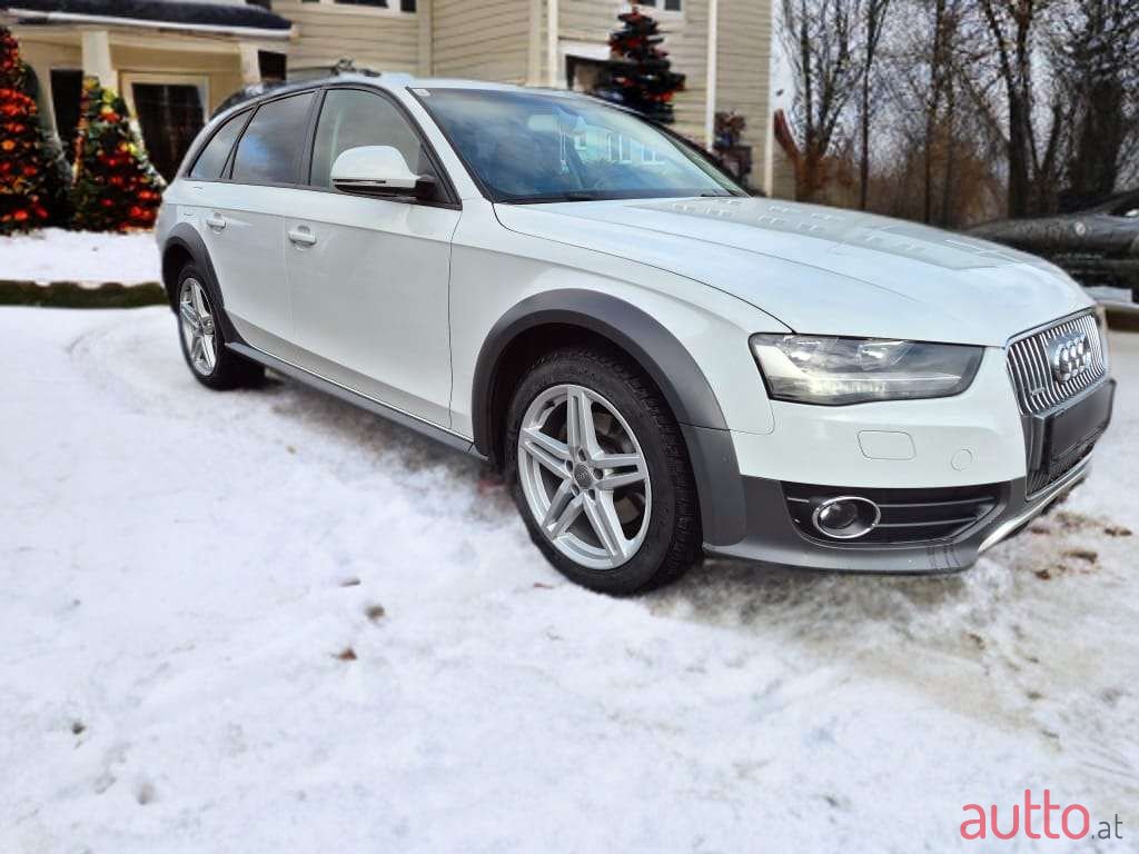 2012' Audi A4 Allroad photo #1