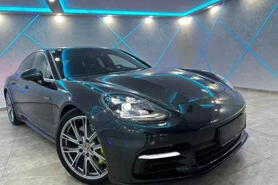2019' Porsche Panamera