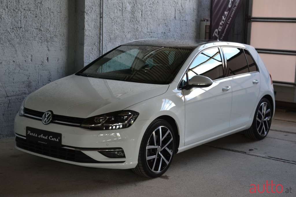 2019' Volkswagen Golf photo #1