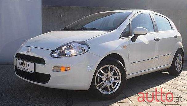 2015' Fiat Punto photo #1