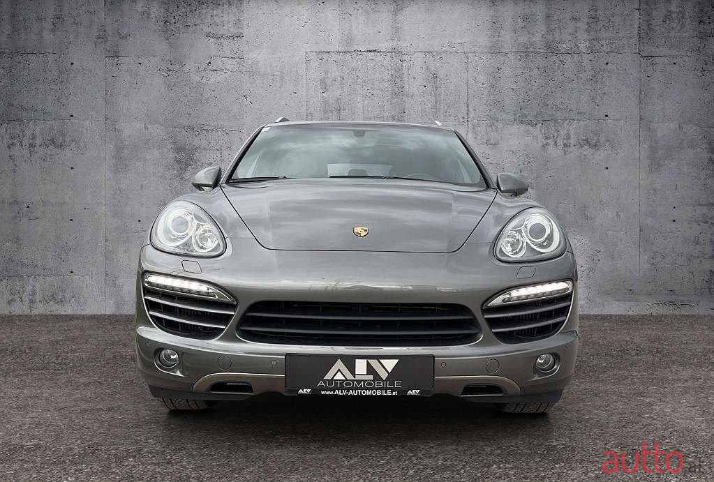 2011' Porsche Cayenne photo #5