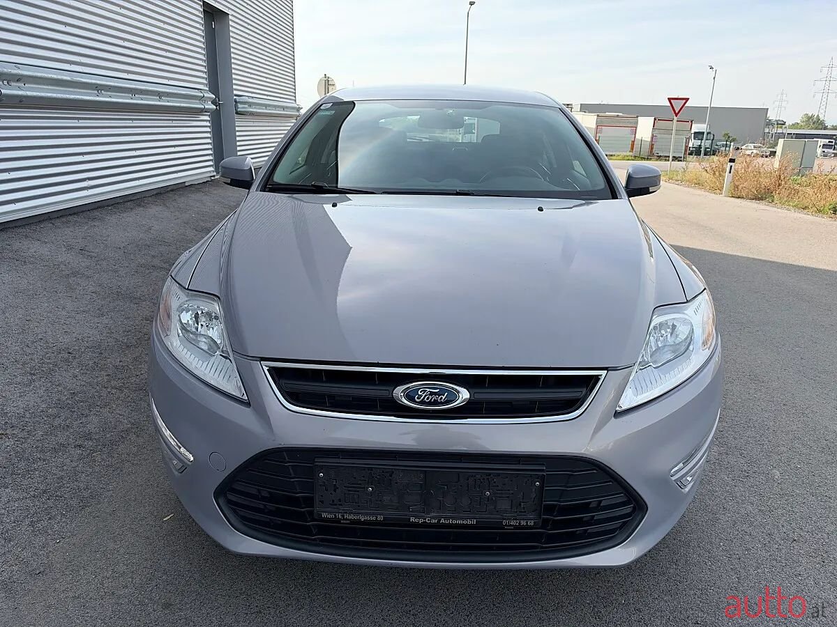 2011' Ford Mondeo photo #3