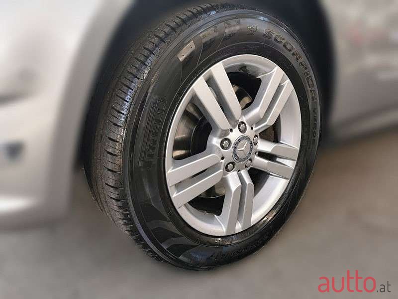 2013' Mercedes-Benz Glk-Klasse photo #5