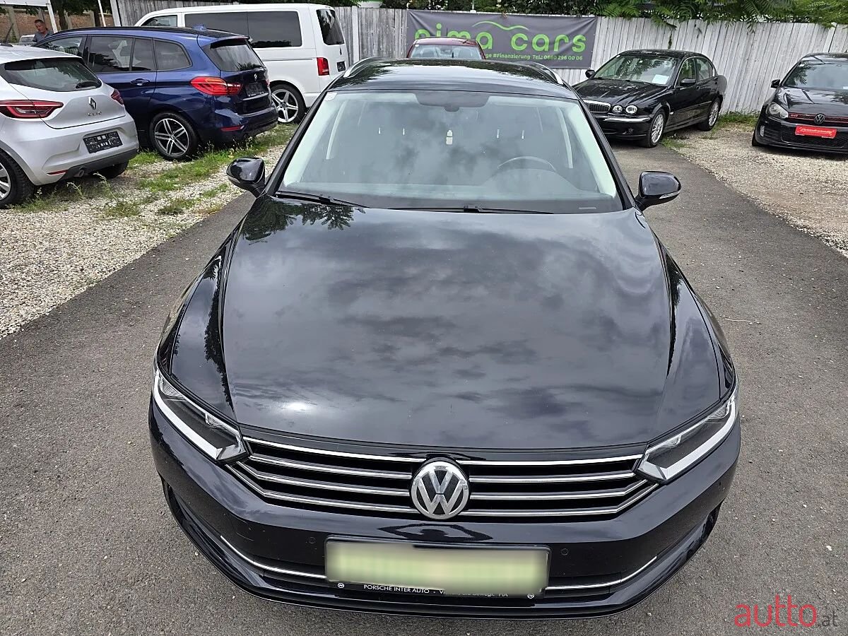 2015' Volkswagen Passat photo #6