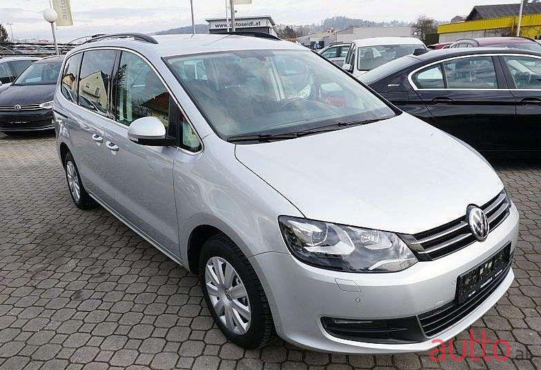 2016' Volkswagen Sharan photo #1