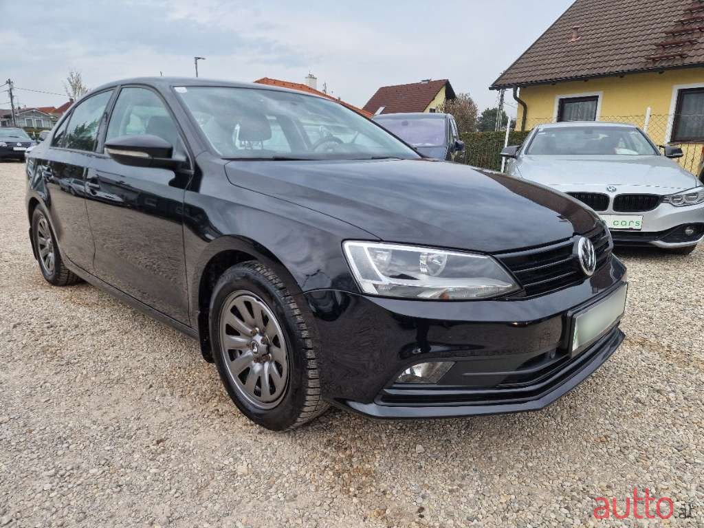 2016' Volkswagen Jetta photo #6