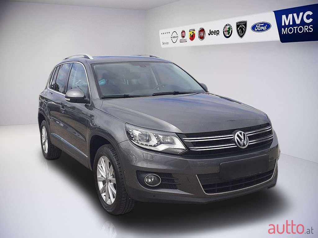 2012' Volkswagen Tiguan photo #3
