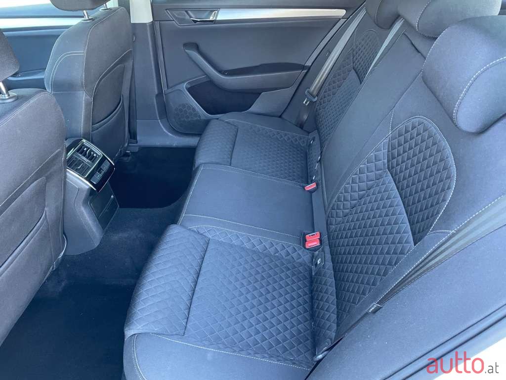 2016' Skoda Superb photo #5