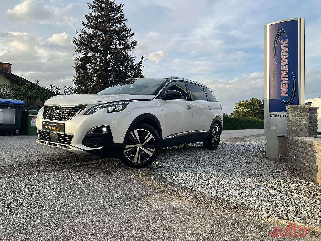 2017' Peugeot 5008 photo #1