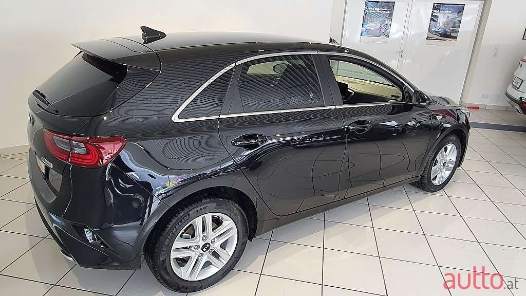 2022' Kia Ceed photo #3