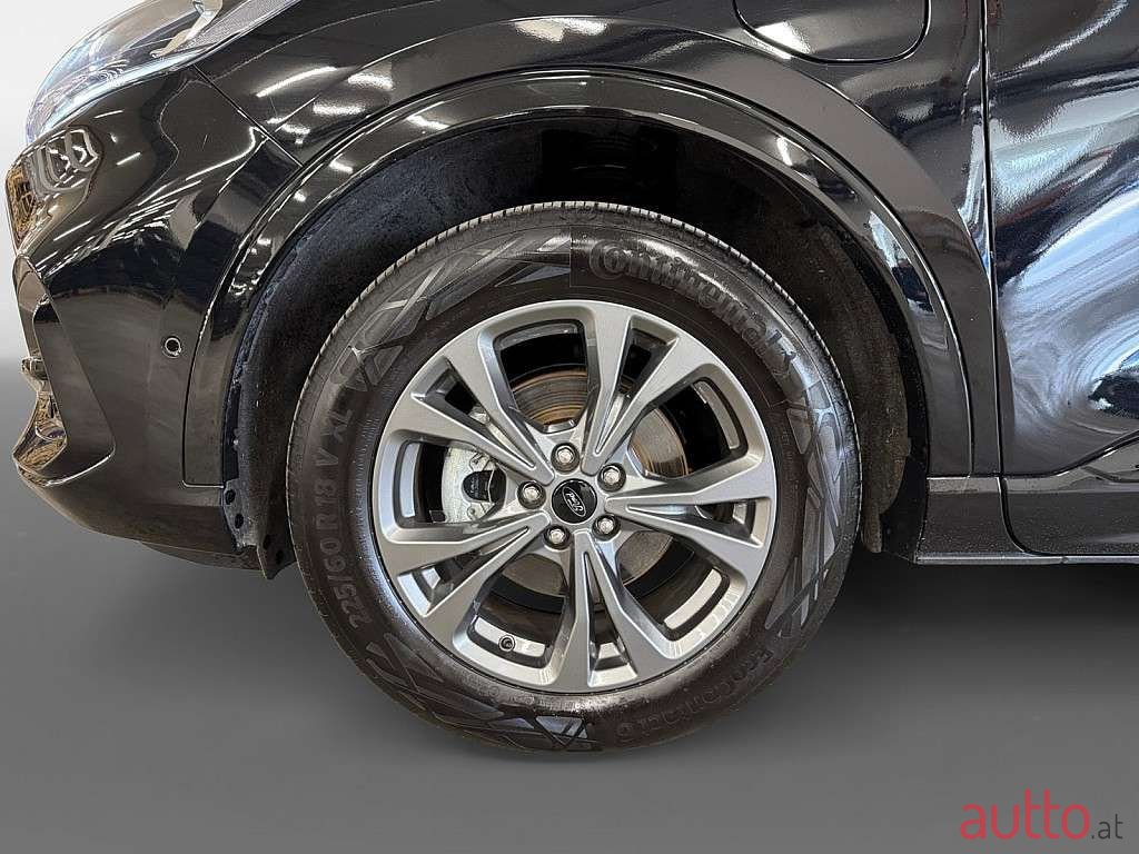 2023' Ford Kuga photo #3