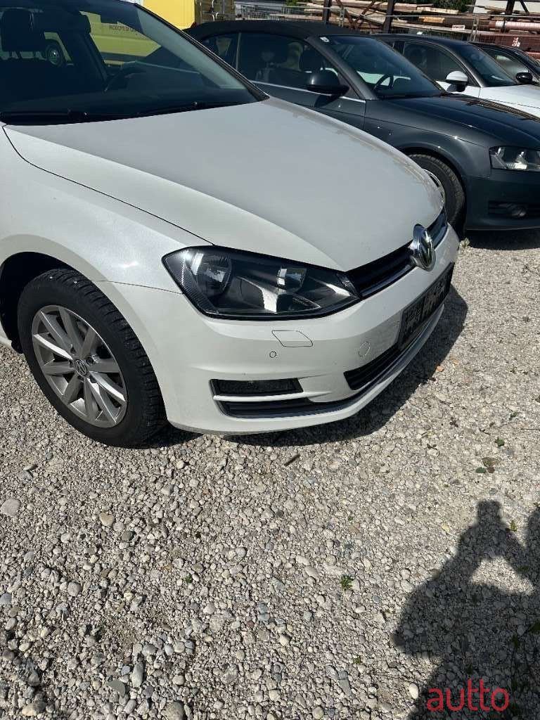 2015' Volkswagen Golf photo #4