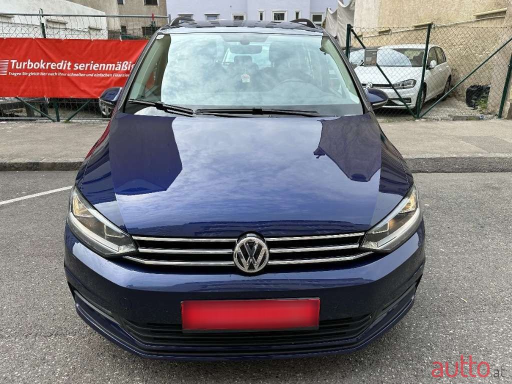 2014' Volkswagen Touran photo #2