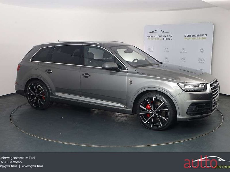 2015' Audi Q7 photo #5