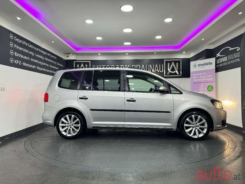 2012' Volkswagen Touran photo #6