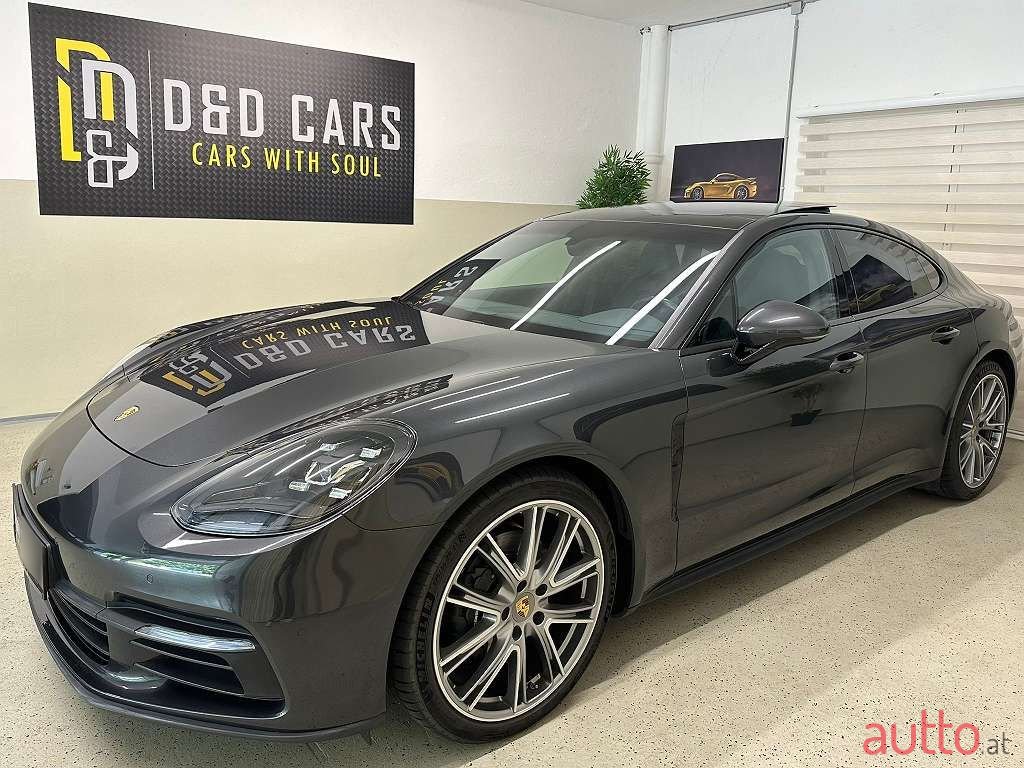2019' Porsche Panamera photo #2