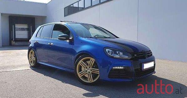 2010' Volkswagen Golf photo #1