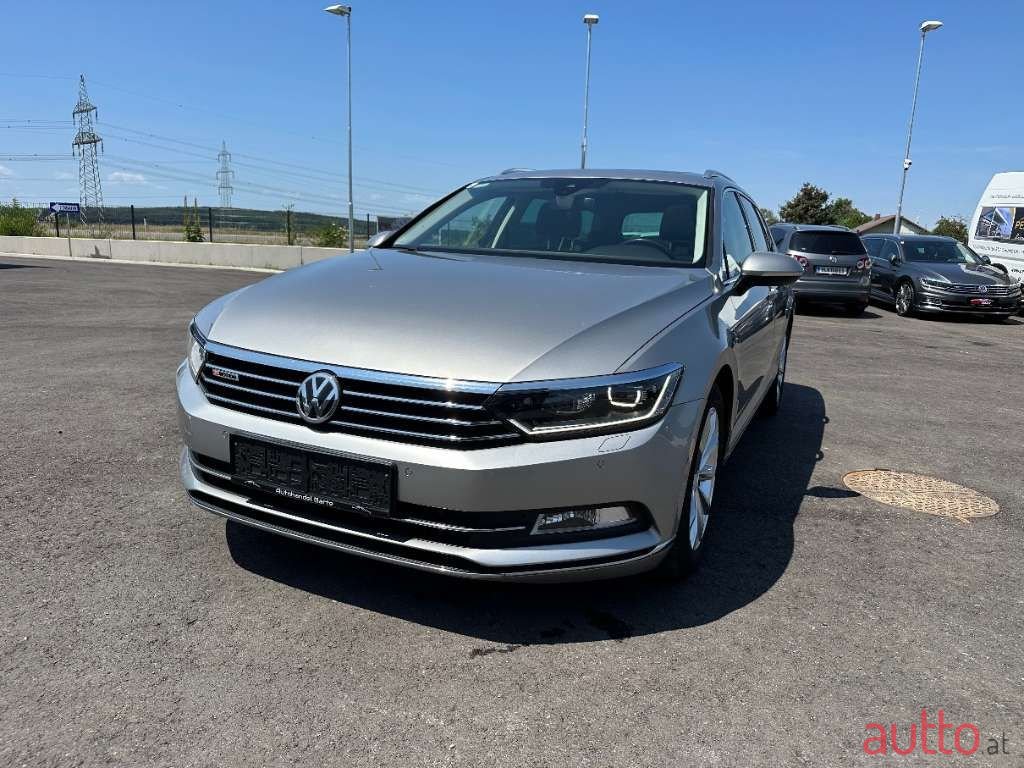2015' Volkswagen Passat photo #2