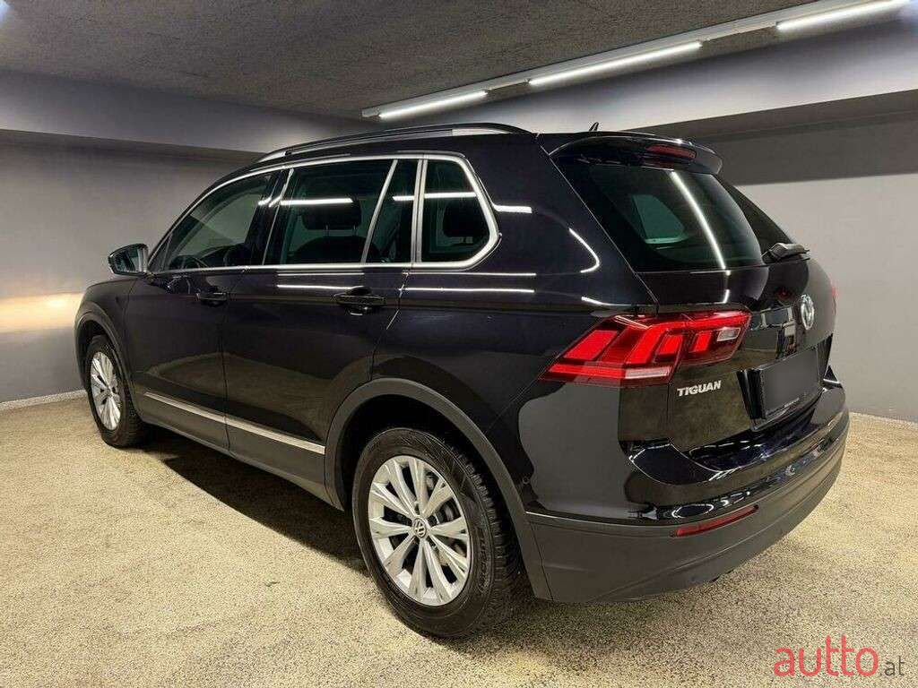 2018' Volkswagen Tiguan photo #1