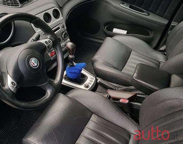 2004' Alfa Romeo 156 photo #2