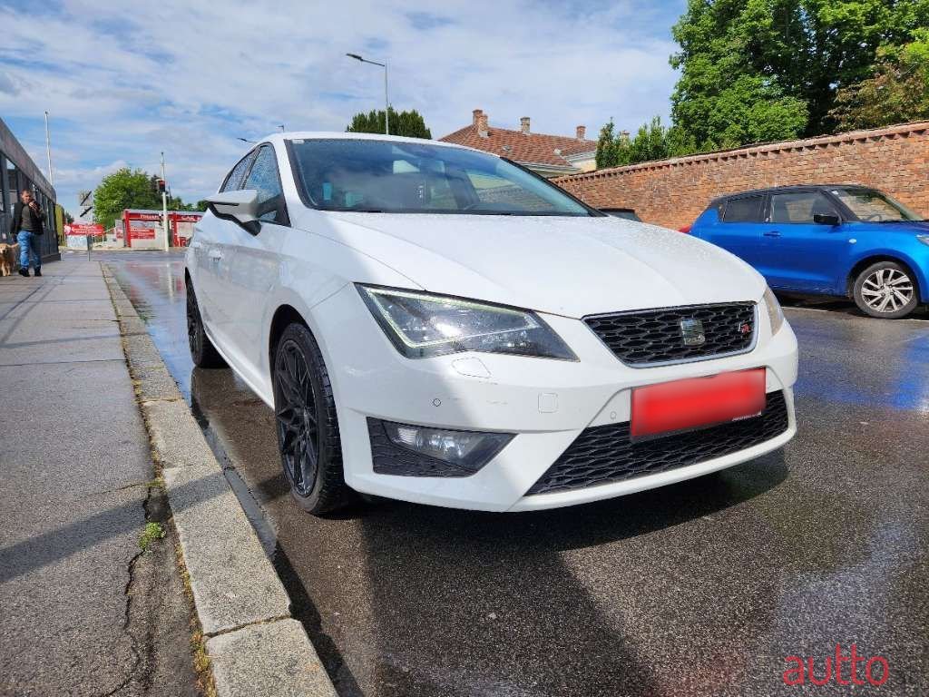 2013' SEAT Leon photo #6