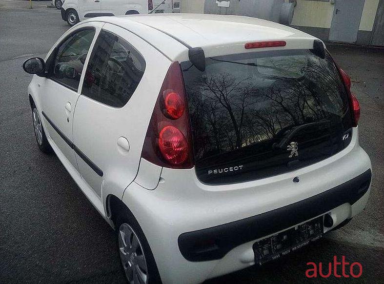 2013' Peugeot 107 photo #1